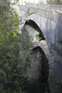 Alte Brücke in Papacidero